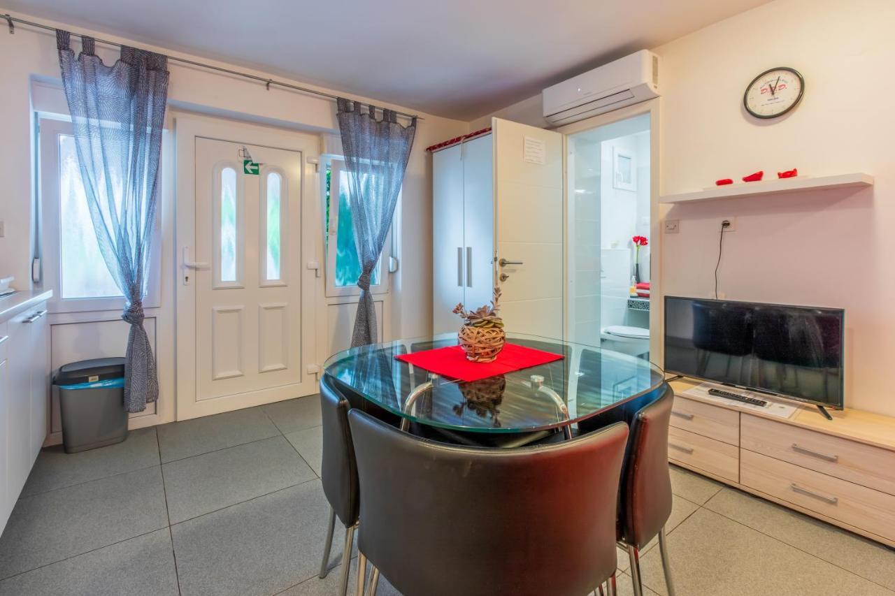Apartmani Visnja Crikvenica Bagian luar foto