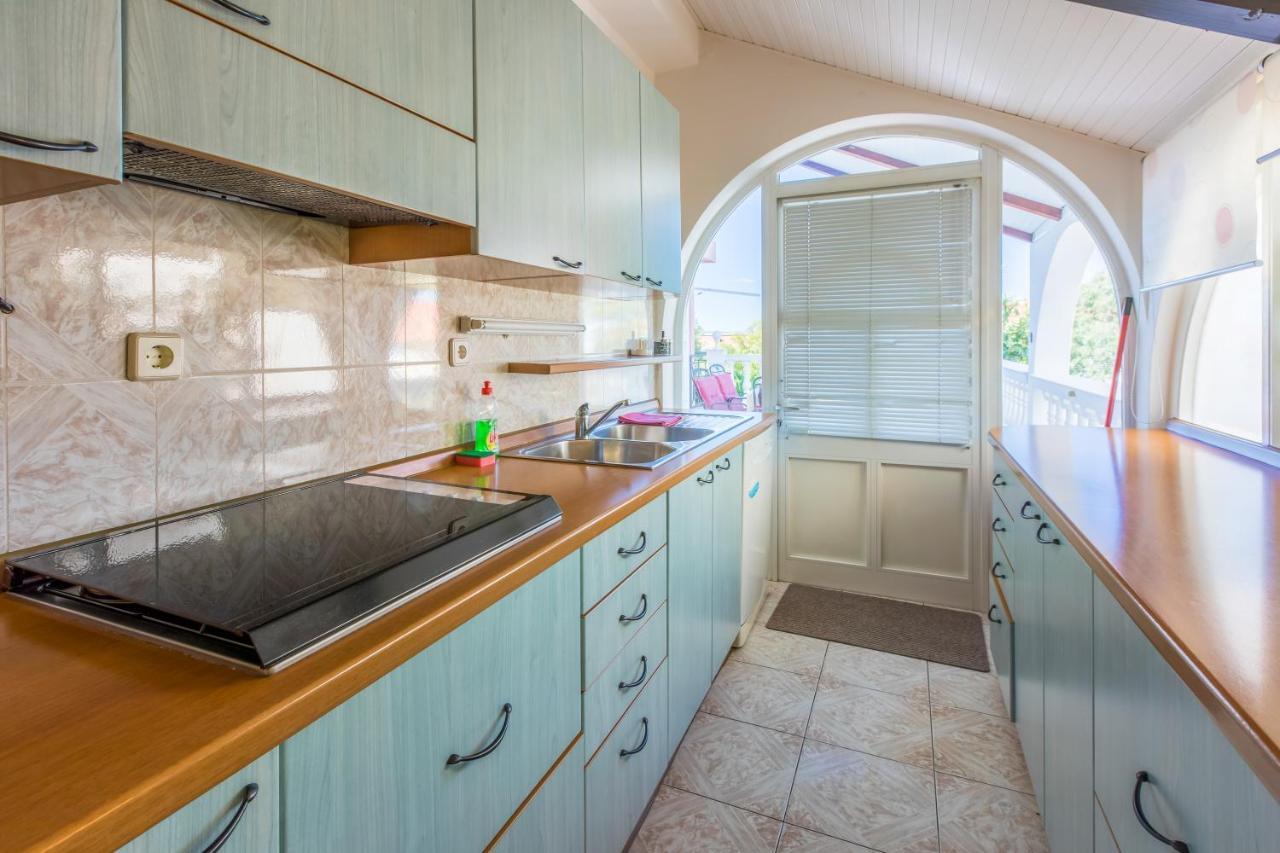 Apartmani Visnja Crikvenica Bagian luar foto