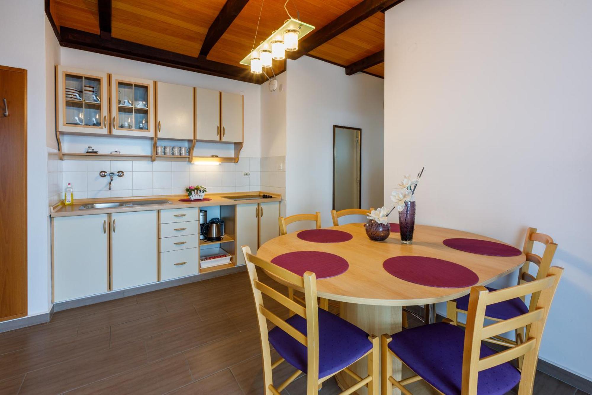 Apartmani Visnja Crikvenica Bagian luar foto